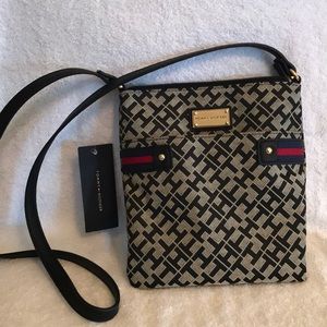 Tommy hilfiger crossbody